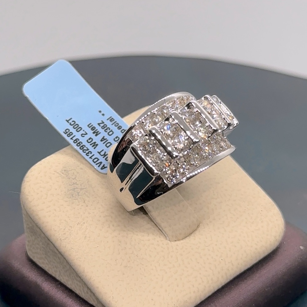10kt gold and 2.00 cttw diamonds real sparkly